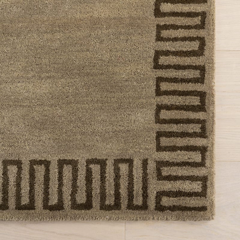 Nuloom Renata Fleuron Bordered Wool Rug