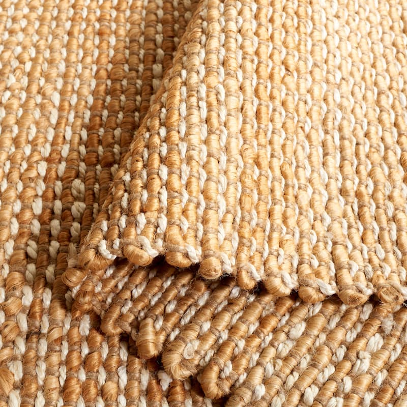 SAFAVIEH Handmade Natural Fiber Jaelynn Farmhouse Tassel Jute Rug