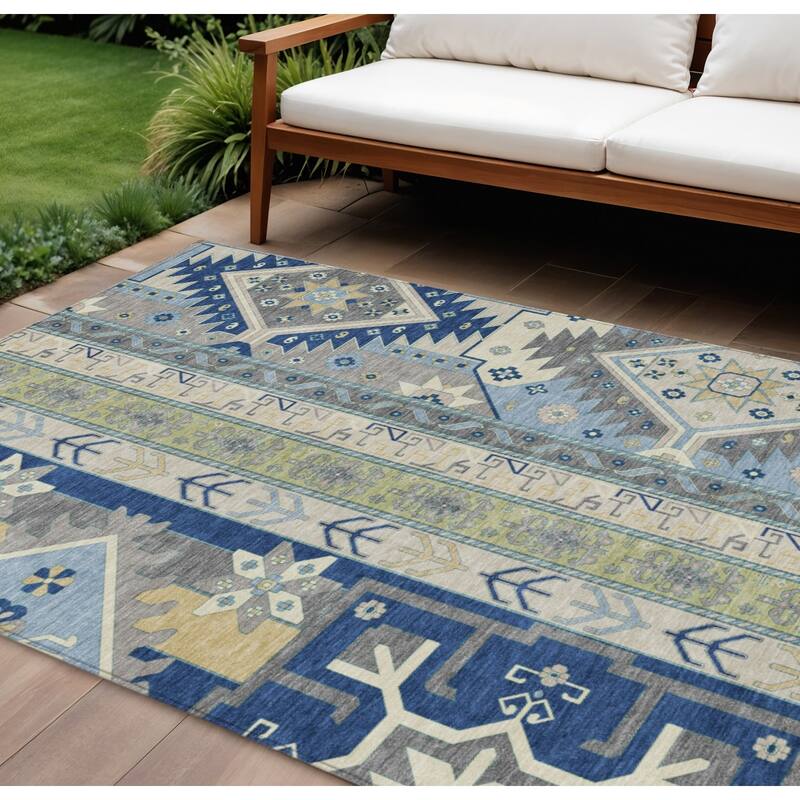 HomeRoots Aztec Transitional Rectangle Outdoor Rug - 8' X 10'