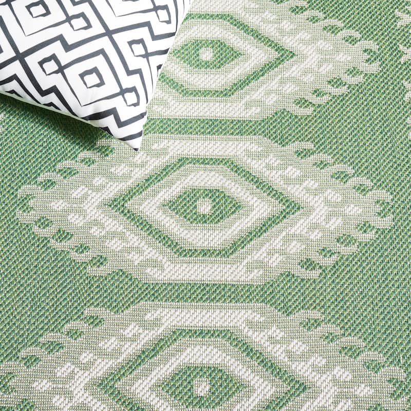 SAFAVIEH Bermuda Onoria Geometric Indoor/Outdoor Waterproof Rug