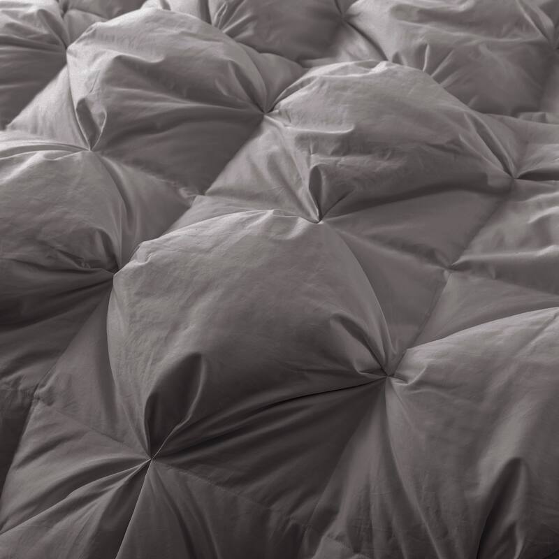 Luxury Pintuck Stitch White Duck Down Comforter