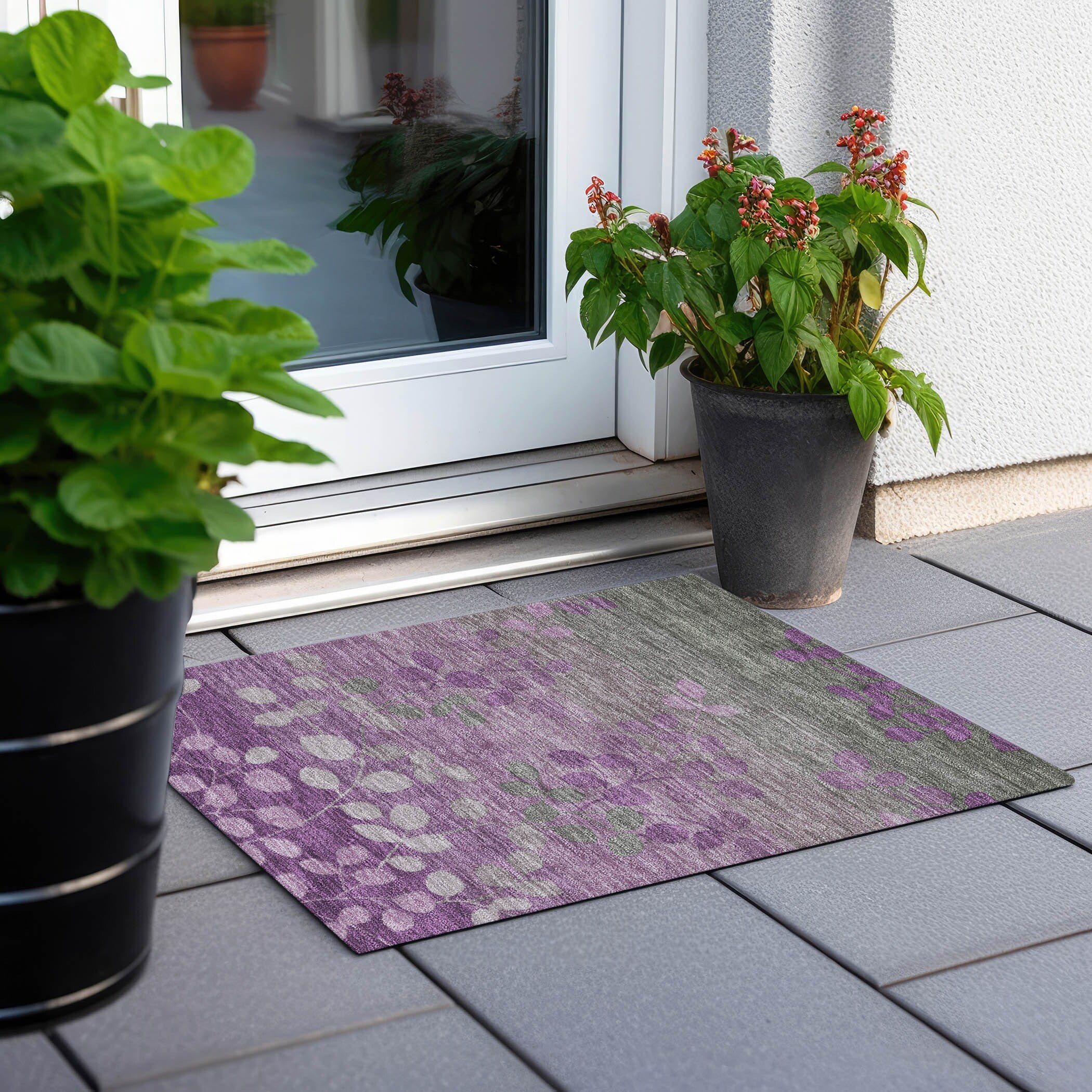 Machine Washable Indoor/ Outdoor Ombre Floral Chantille Rug