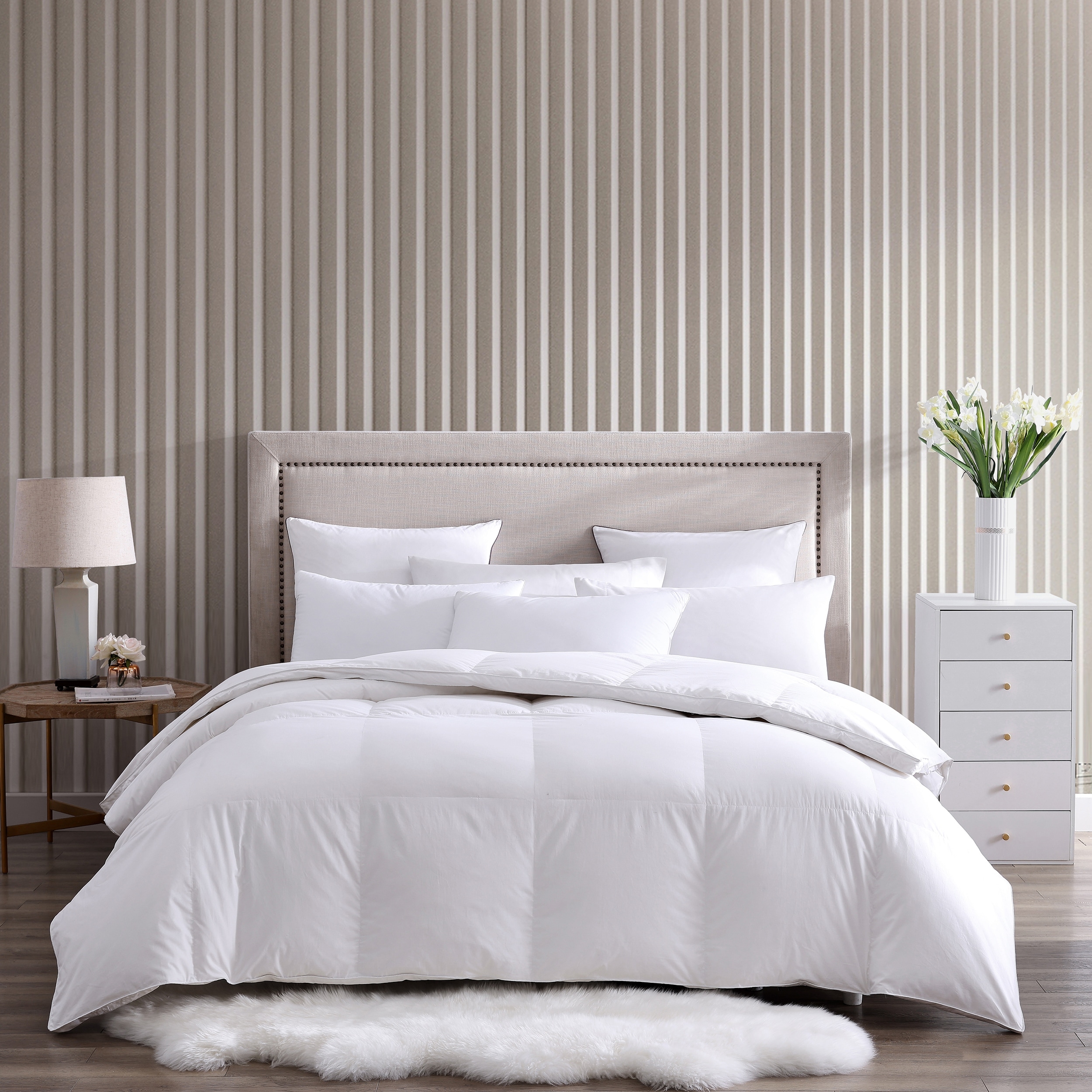 Hotel Grand Naples 700 Thread Count Hungarian White Goose Down Comforter