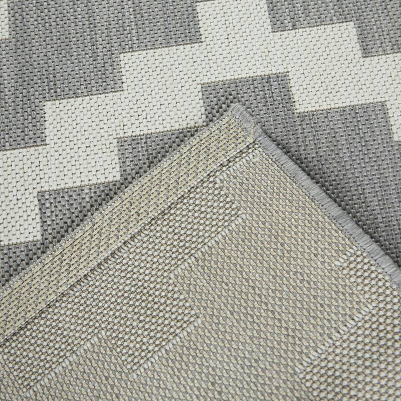 Elio Diamond Trellis Indoor/Outdoor Area Rug