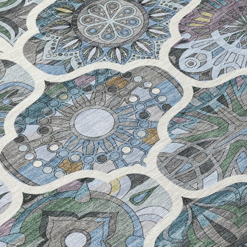 Machine Washable Indoor/ Outdoor Trellis Mosaic Chantille Rug