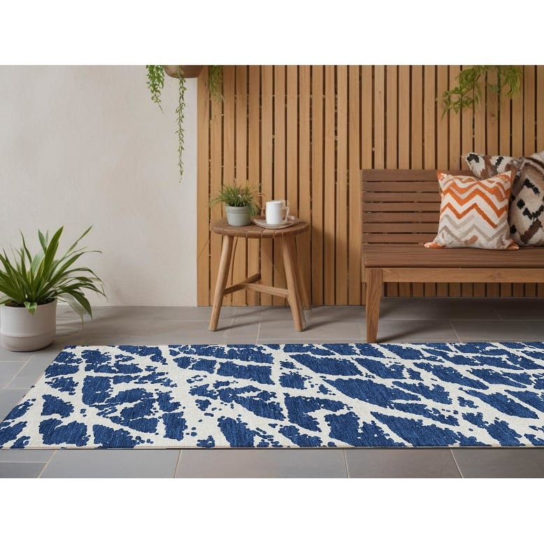 Alloz Modern Art-Inspired Weather Resistant Versatile Elegance Runner Outdoor Rug - 8' Runner