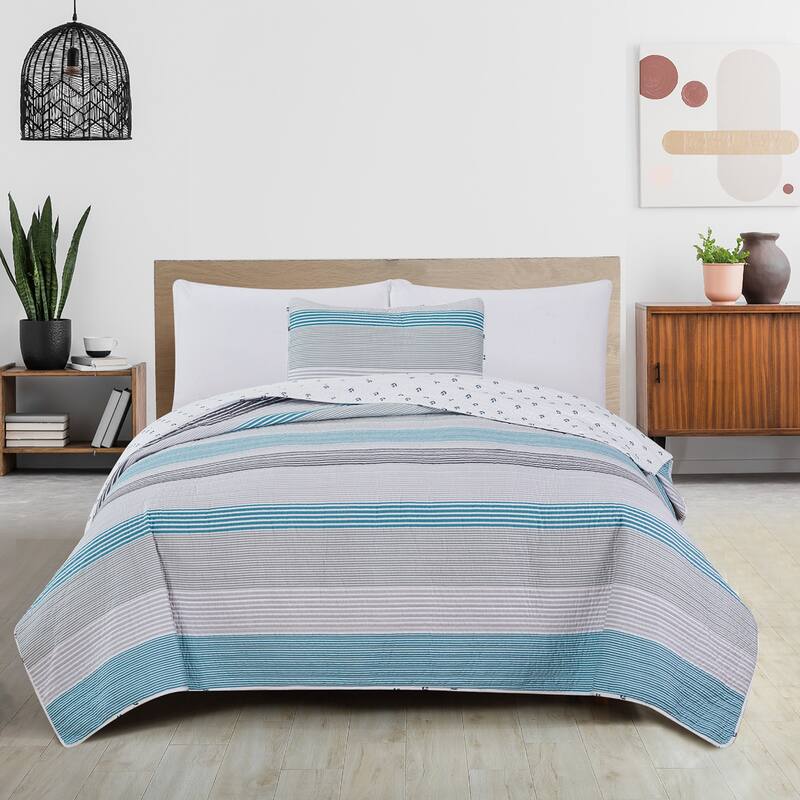 Premium Striped Microfiber Quilt Set With Shams