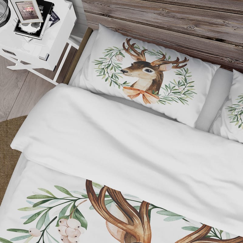 Designart 'Deer With Floral Wreath Isolated On White' Farmhouse Duvet Cover Set