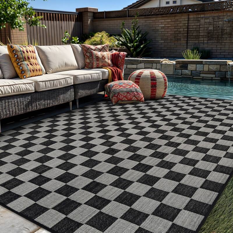 World Rug Gallery Checkered Indoor/Outdoor Flat Woven Area Rug - 5' x 7' - Black
