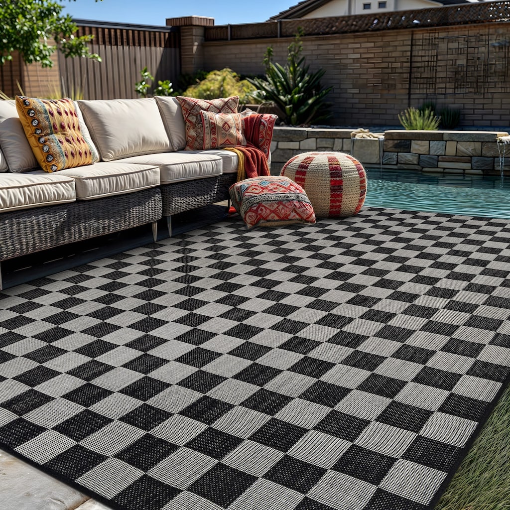 World Rug Gallery Checkered Indoor/Outdoor Flat Woven Area Rug