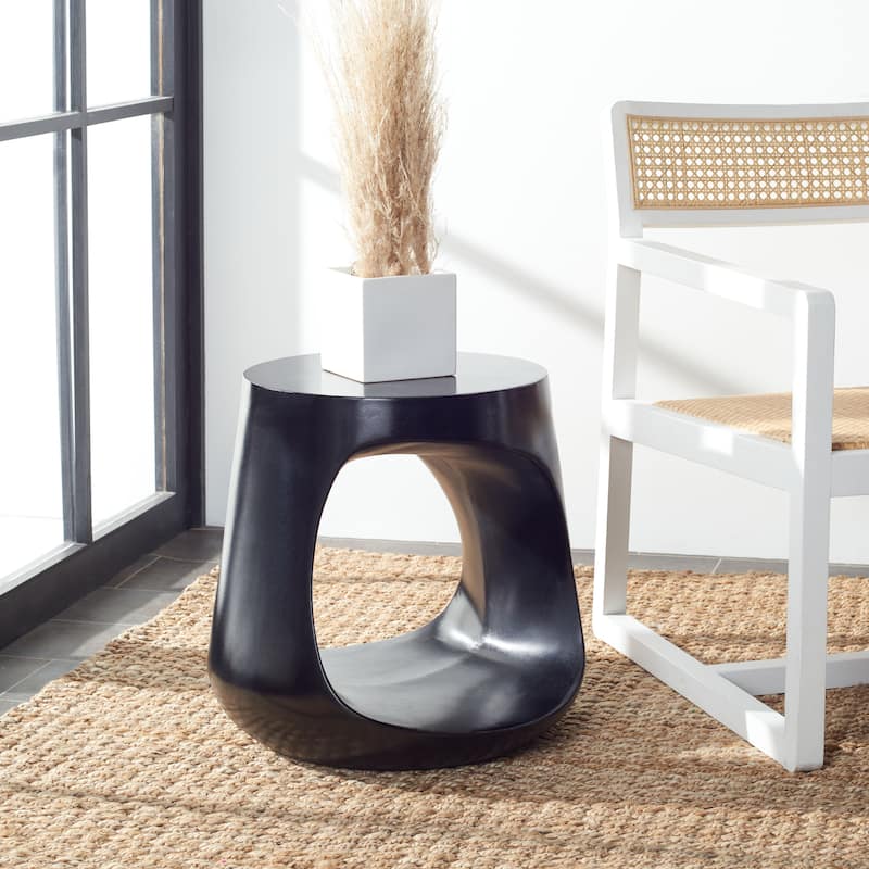 SAFAVIEH Outdoor Geronda Concrete Accent Table - 17.72" W x 17.72" L x 17.72" H - 18Wx18Dx18H - Black