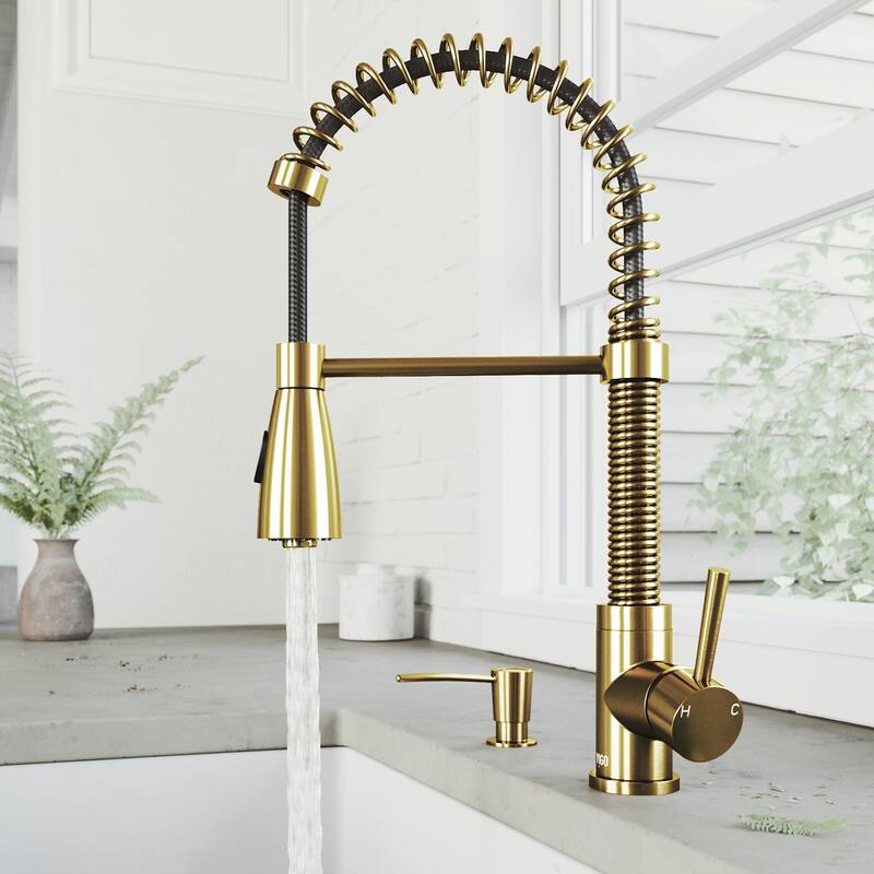 VIGO Brant 19" H Single Handle Pull-Down Sprayer Kitchen Faucet