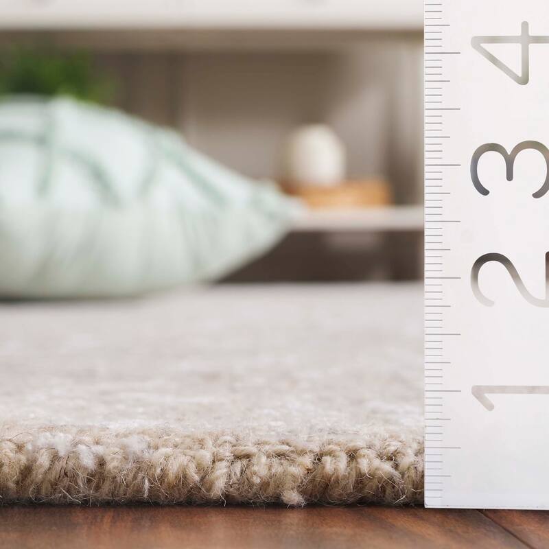 SAFAVIEH Handmade Glamour Isey Modern Wool & Viscose Rug