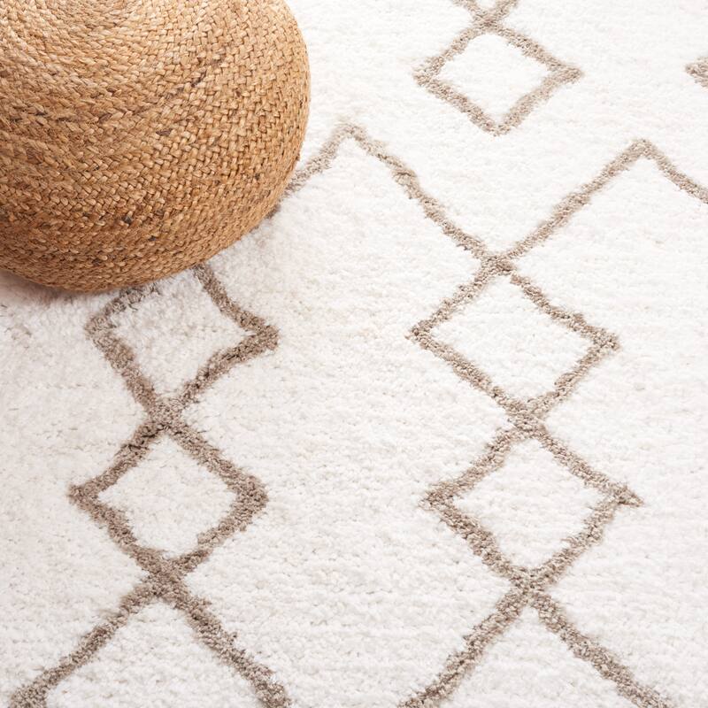 SAFAVIEH Handmade Toronto Shag Shaniqua Polyester Rug