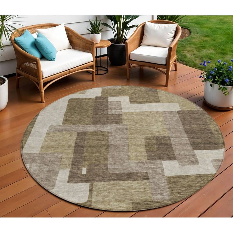 HomeRoots Abstract Transitional Rectangle Outdoor Rug - 8' Round