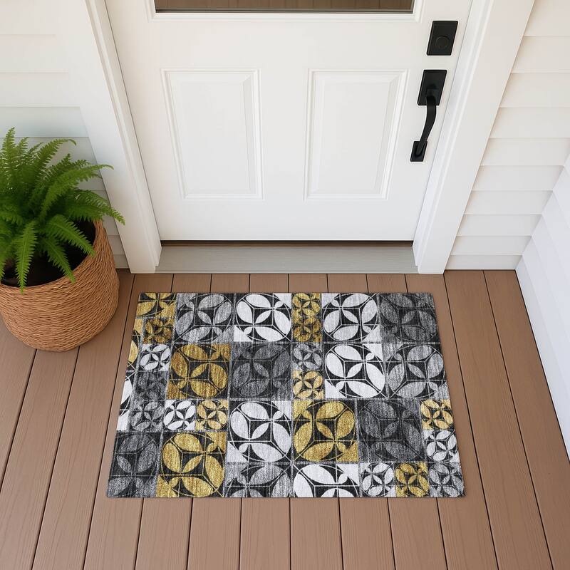 Machine Washable Indoor/ Outdoor Patch Lupton Chantille Rug - Black - 1'8" x 2'6"