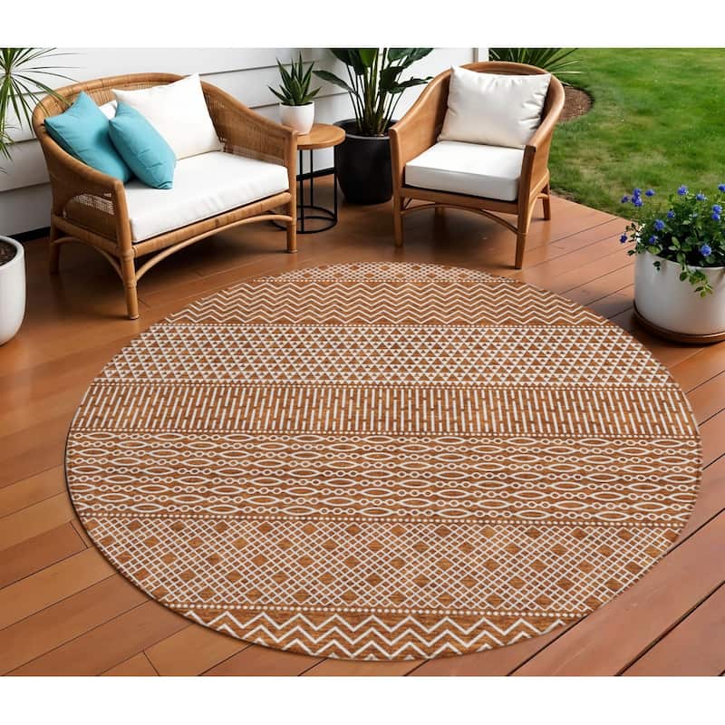 HomeRoots Chevron Modern Rectangle Outdoor Rug - 8' Round