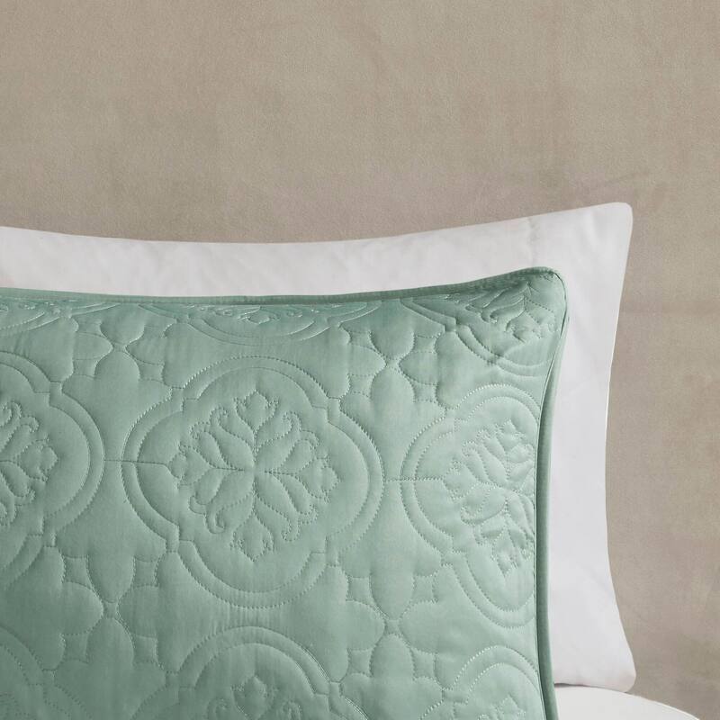 510 Design Hayley Oversized Solid Texture 3 Piece Reversible Bedspread Set