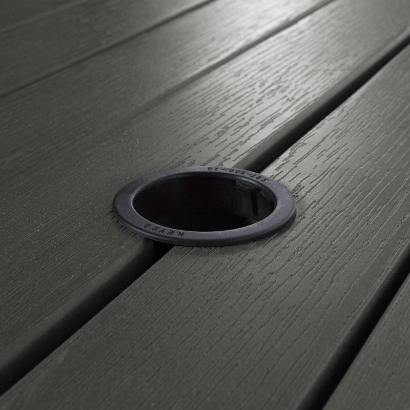 HIGHWOOD 36" Round Dining Height Outdoor Table