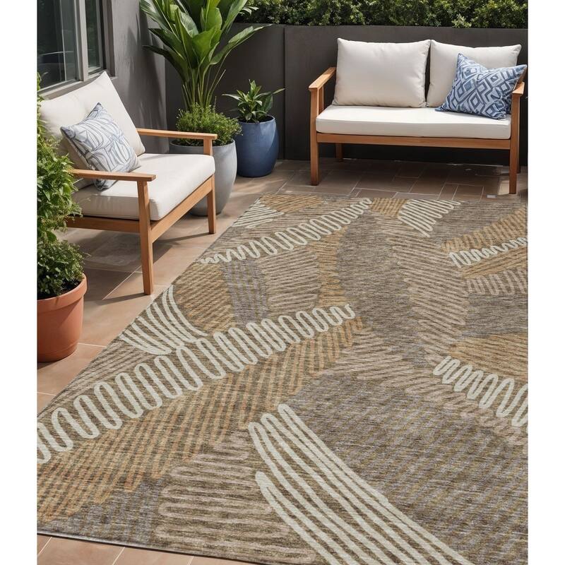 HomeRoots Floral Transitional Rectangle Outdoor Rug - 5' X 8'