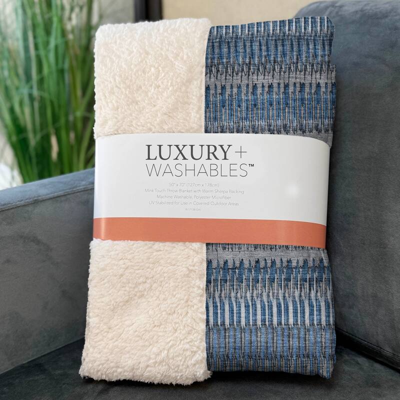 Premium Machine Washable Geo Stripes Sherpa Throw Blanket