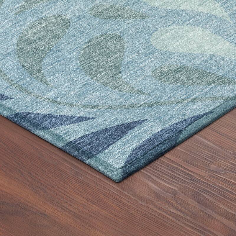 Machine Washable Indoor/ Outdoor Floral Arabesque Chantille Rug