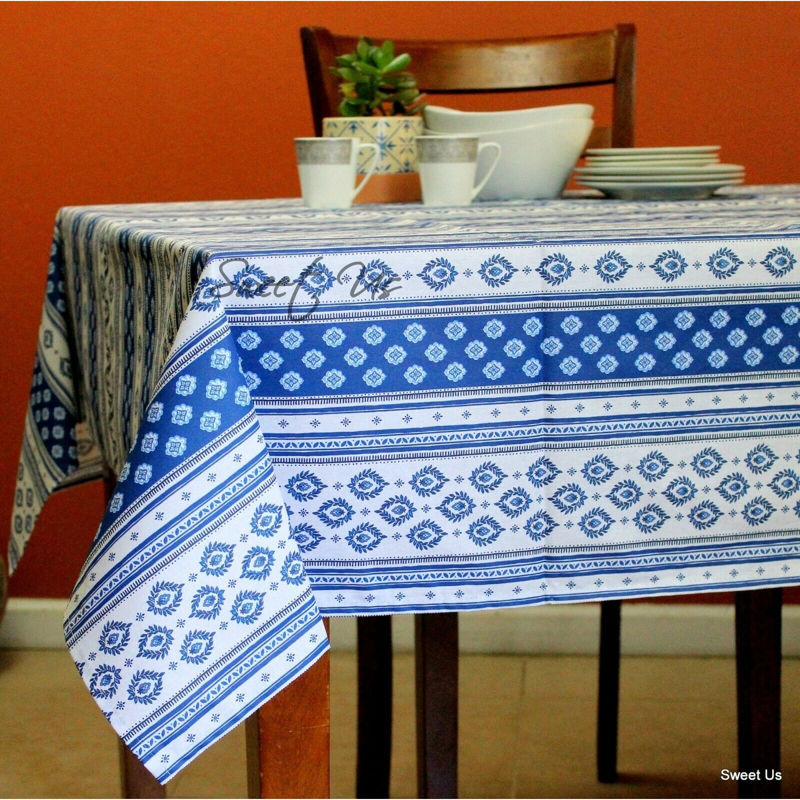 https://ak1.ostkcdn.com/images/products/is/images/direct/1e1fc887c28aecd423cbaf99fcec1ce7f9d026c8/Wipeable-Stain-Resistant-French-Chateau-Cotton-Floral-Tablecloth.jpg