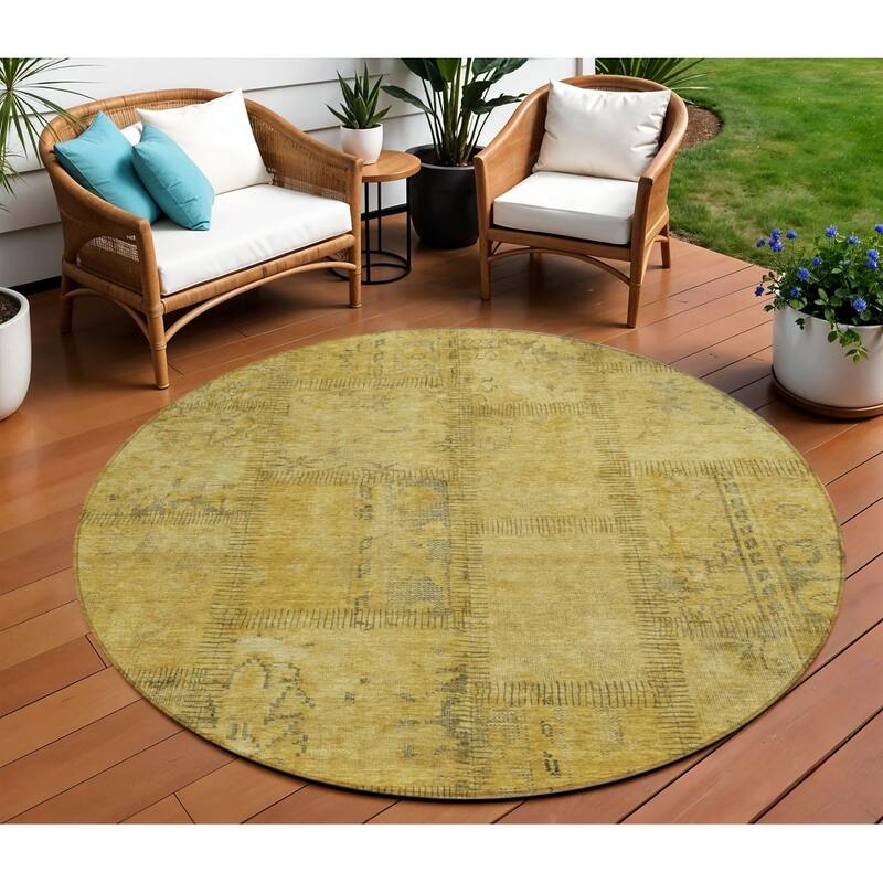 HomeRoots Patchwork Transitional Rectangle Outdoor Rug - 8' Round