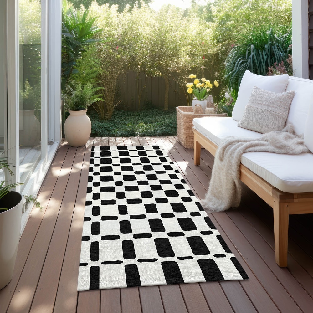 Machine Washable Indoor/ Outdoor Chantille Contemporary Geo Rug