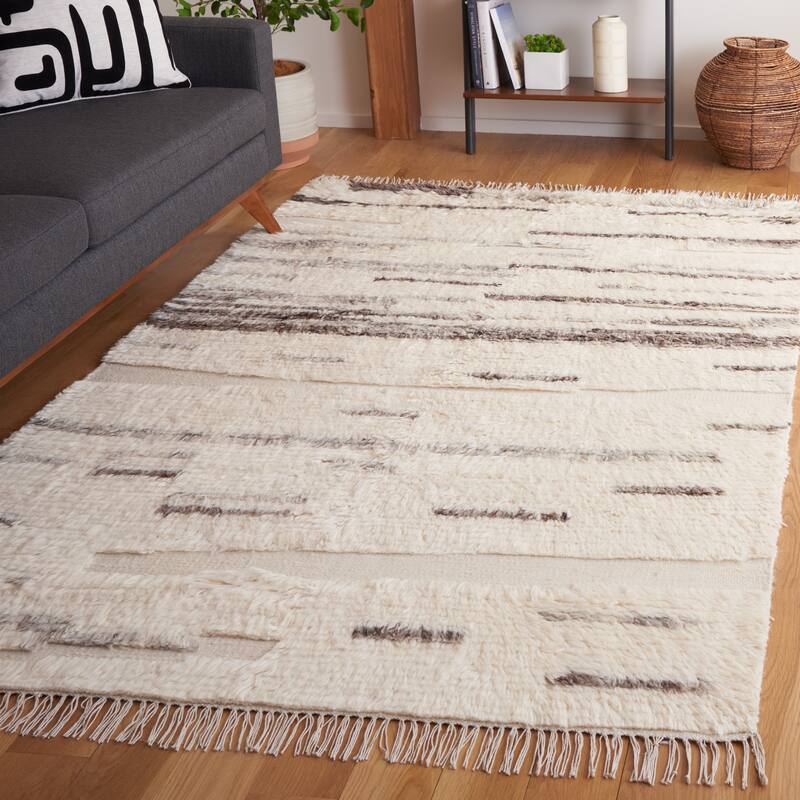 SAFAVIEH Handmade Kenya Berth Southwestern Wool Rug. - 3' x 5' - Grey/Ivory