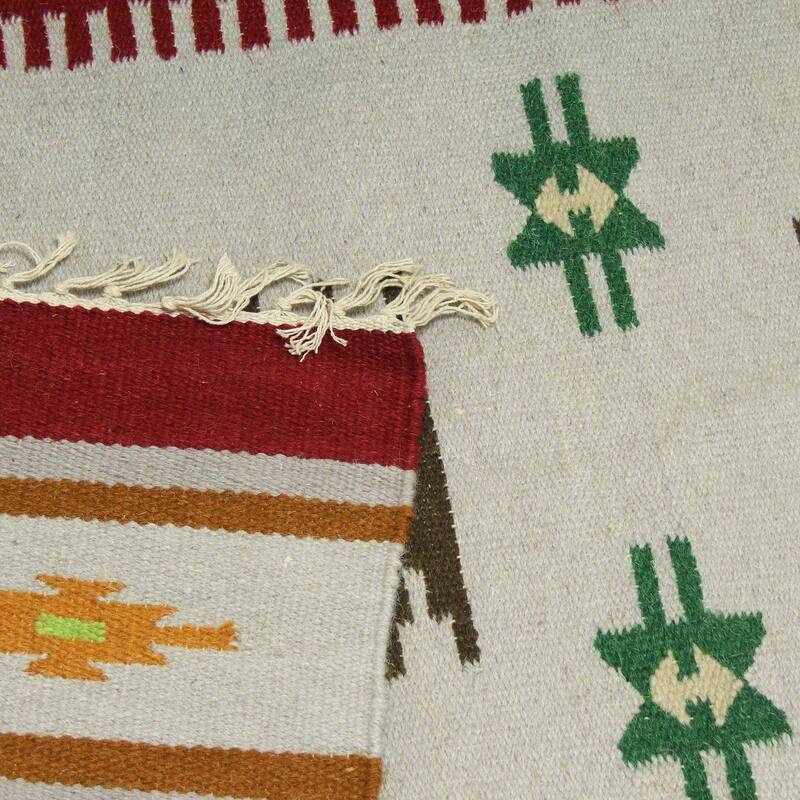 Handmade Crimson Elegance Wool dhurrie rug (India) - 3'6" x 5'8" Oval