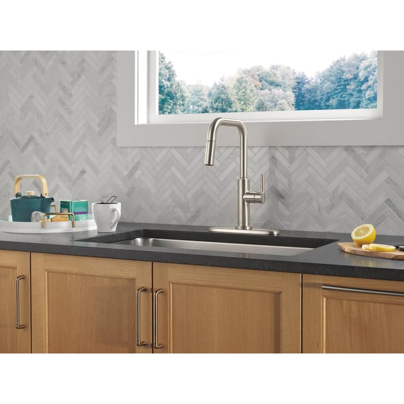 Delta 19868LF Nicoli 1.8 GPM Single Hole Pull Down Kitchen Faucet