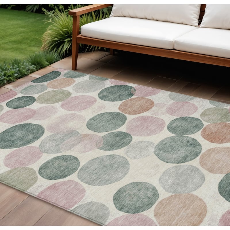 HomeRoots Geometric Transitional Rectangle Outdoor Rug - 8' X 10'