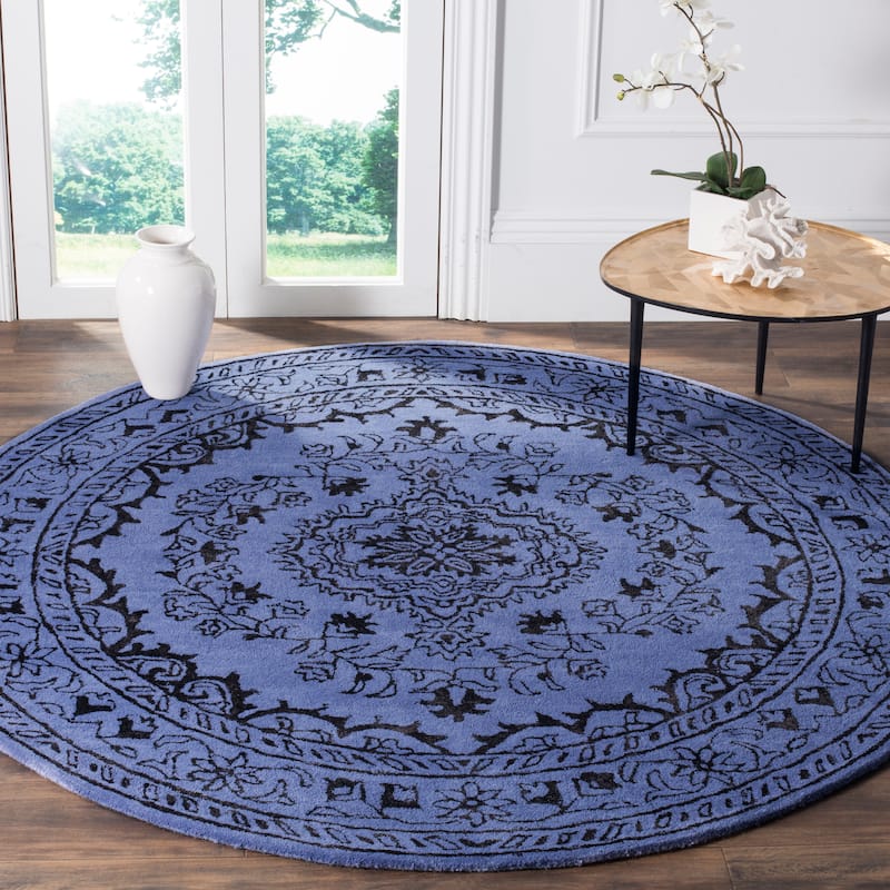 SAFAVIEH Handmade Glamour Gudmundina Modern Viscose Rug