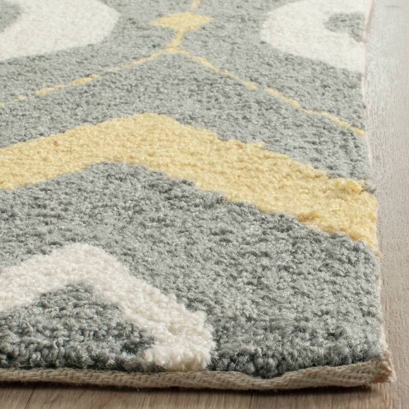 SAFAVIEH Handmade Four Seasons Soumia Floral Rug