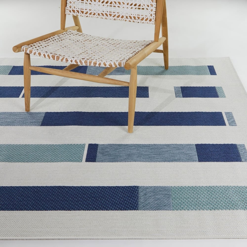 Arturo Modern Stripes Indoor/Outdoor Area Rug