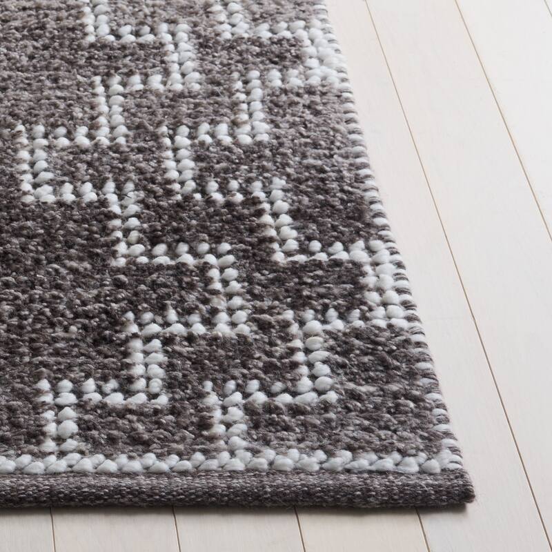 SAFAVIEH Handmade Vermont Greti Southwestern Rug