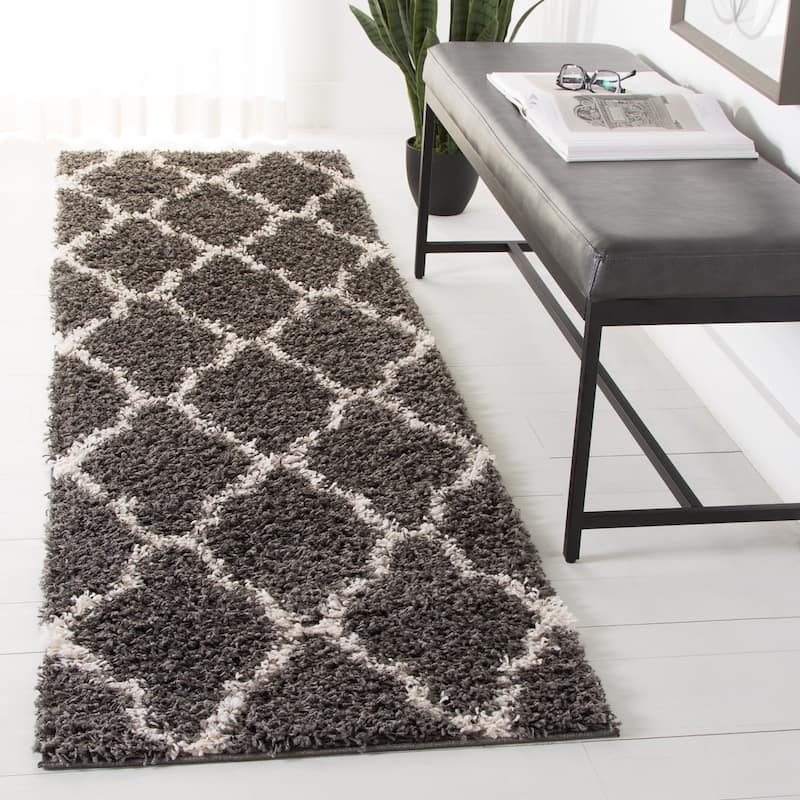 SAFAVIEH Dallas Shag Hacer Trellis 1.5-inch Thick Rug - 2' 3" x 10' - Dark Grey/Ivory - Runner