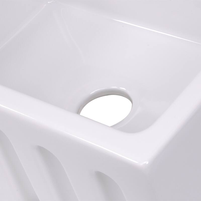 Highpoint Collection 24-inch Single Bowl Reversible Fireclay Farmhouse Kitchen Sink