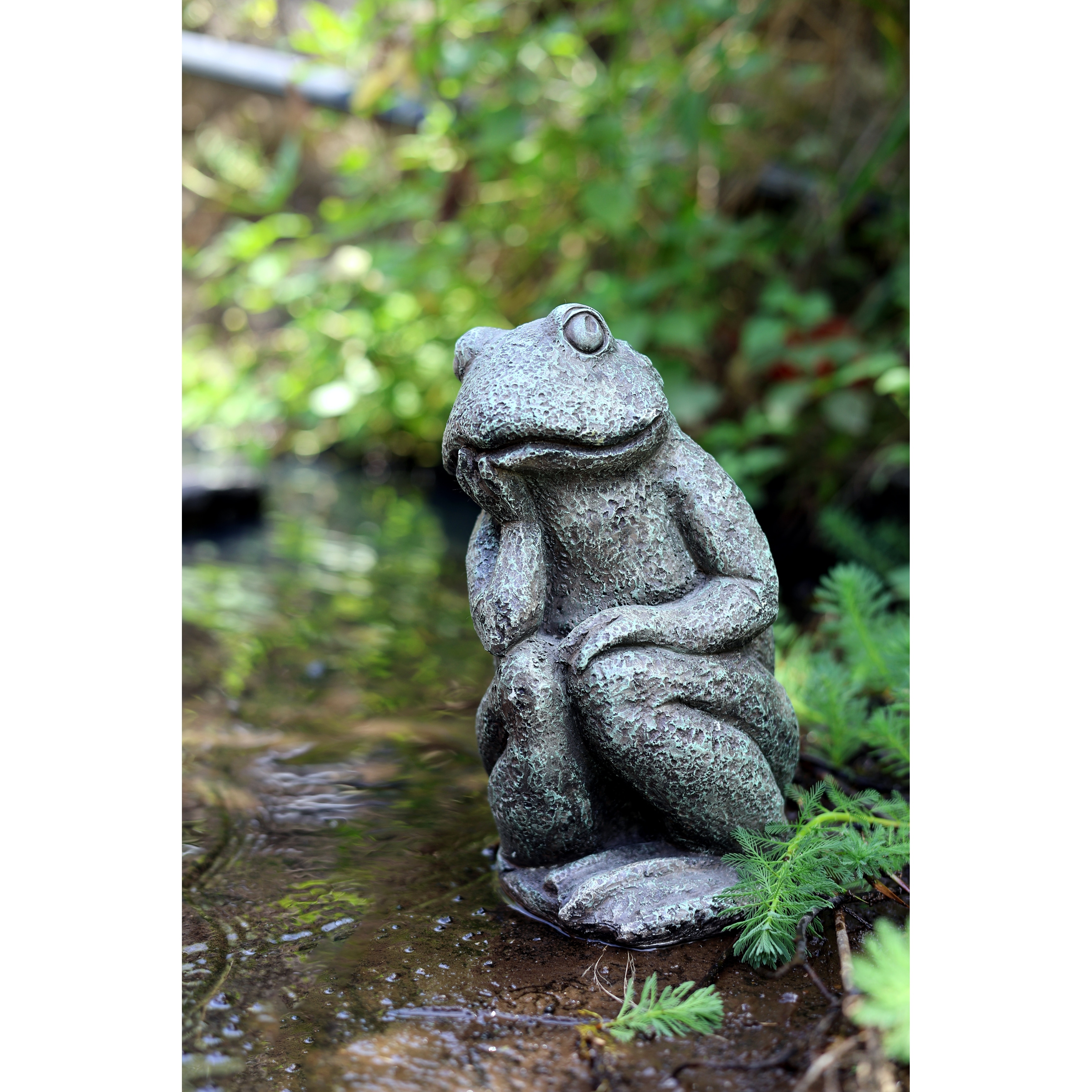 Thinking Frog Garden Statue