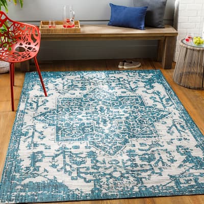 Livabliss Andell Indoor/ Outdoor Vintage Medallion Area Rug