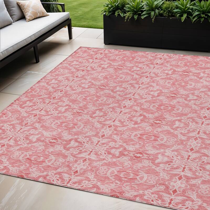 HomeRoots Medallion Transitional Rectangle Outdoor Rug - 5' X 8'