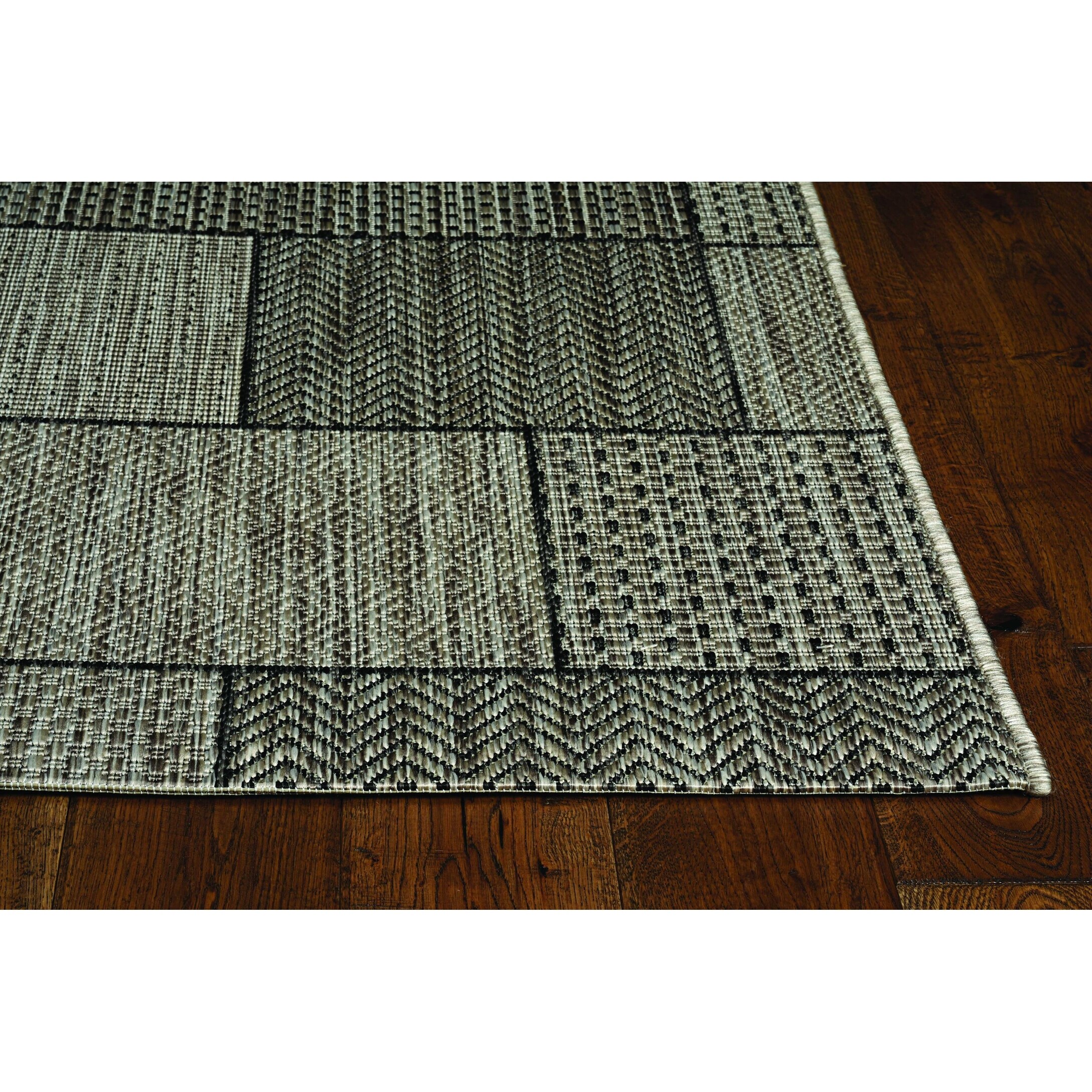 3'X4' Grey Machine Woven Uv Treated Geometric Blocks Indoor Outdoor Accent Rug 3'X4' Grey Machine Woven Uv Treated Geometric Blocks Indoor Outdoor Accent Rug