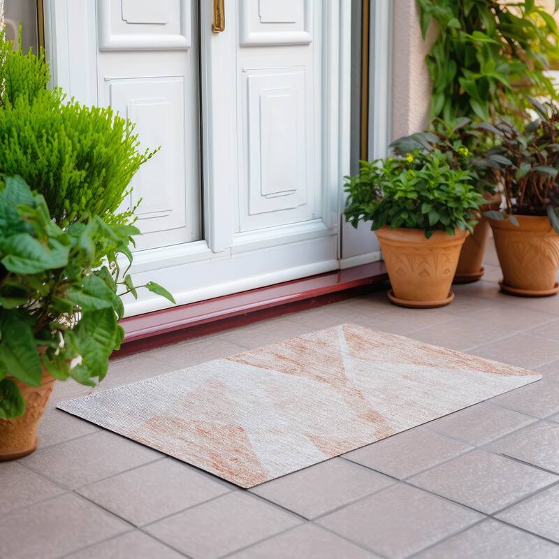 Machine Washable Indoor/ Outdoor Chantille Contemporary Geo Rug - Salmon - 1'8" x 2'6"