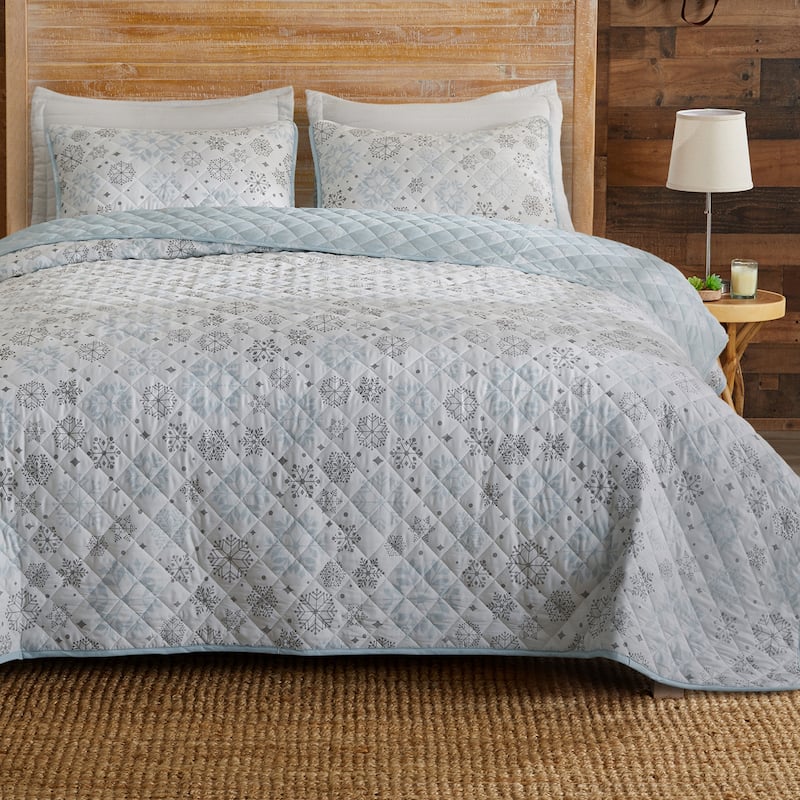 Premium Snowflake Microfiber Quilt Set with Shams