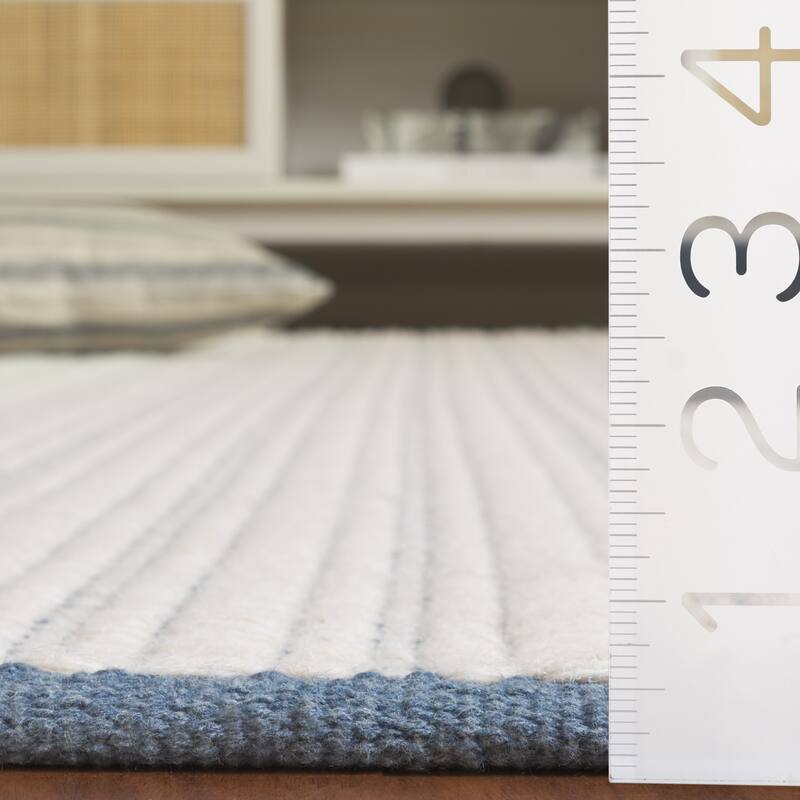 SAFAVIEH Handmade Vermont Muniba Wool & Cotton Rug