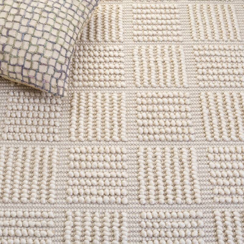 SAFAVIEH Handmade Natura Vizma Raised Textured Wool Blend Rug