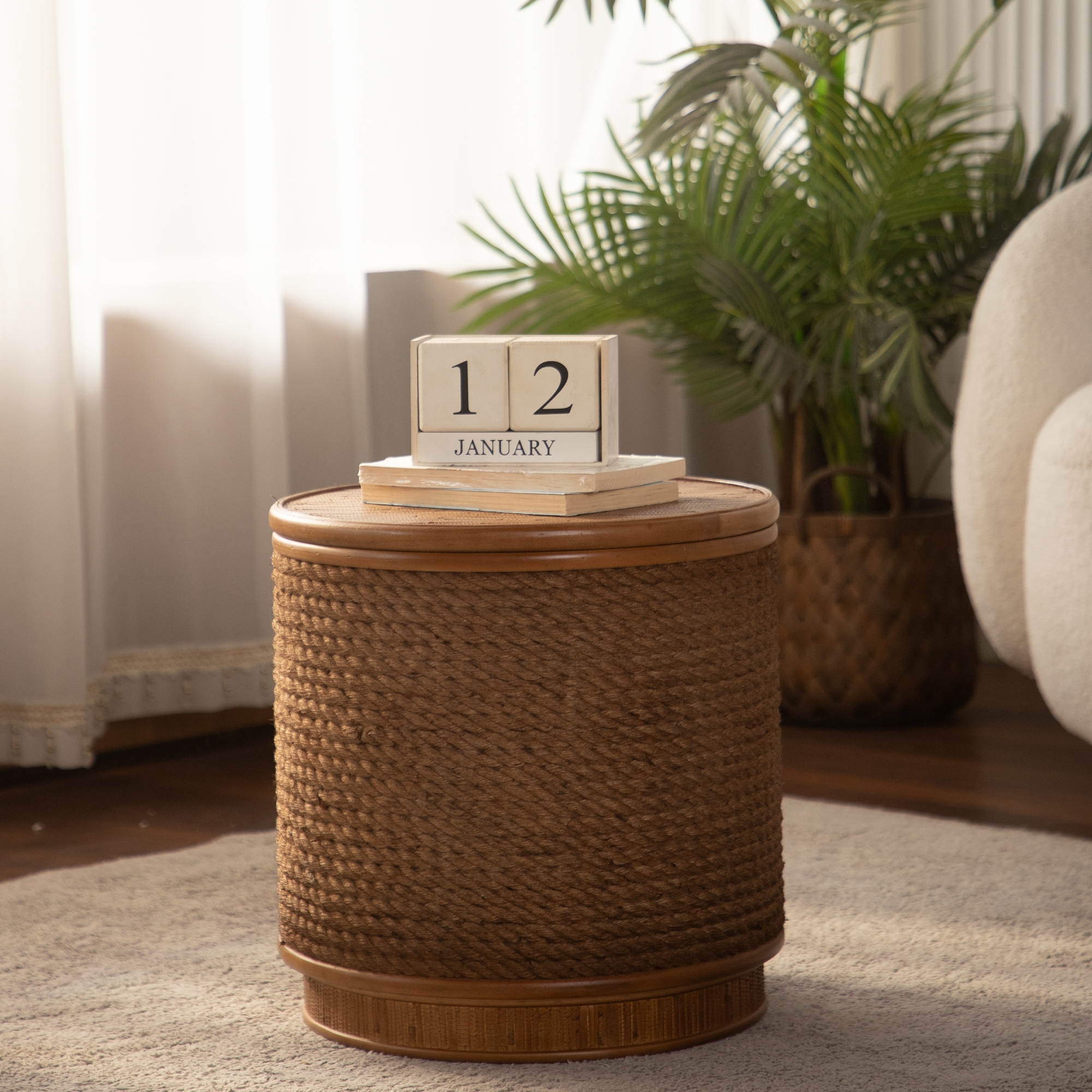 Round Rattan Coffee Table with Lift-Off Lid Storage, Hand-Woven Hemp Rope Trim, Boho-Chic Style, Perfect for Cozy Living Rooms