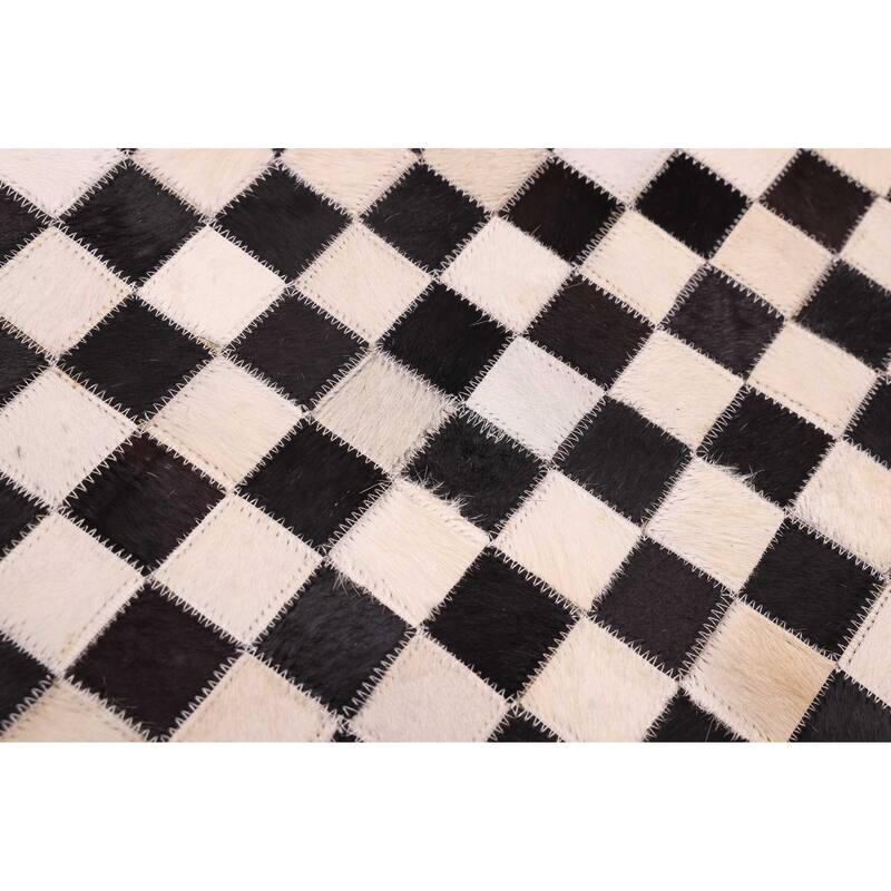 ECARPETGALLERY Handmade Cowhide Patchwork Black, Cream Leather Rug - 7' x 7'