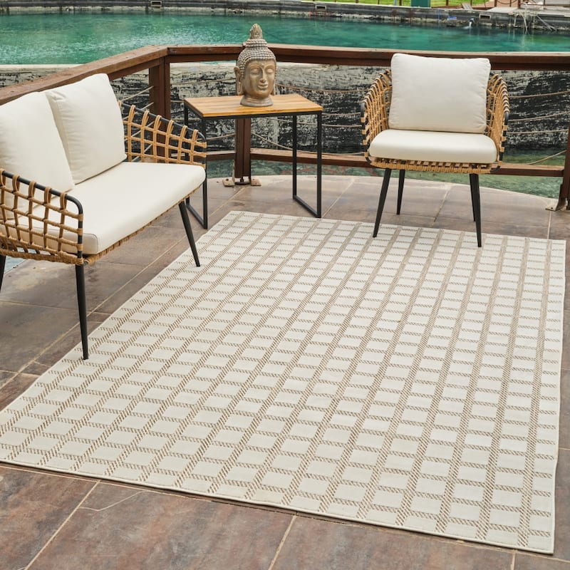 Elto Modern Geometric Weather Resistant Trendy Modern Outdoor Rug